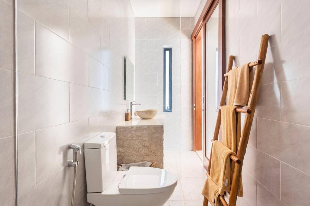 Green Twin - Cosy 2 Bdr Central Villa W/Pool. Dalung  エクステリア 写真